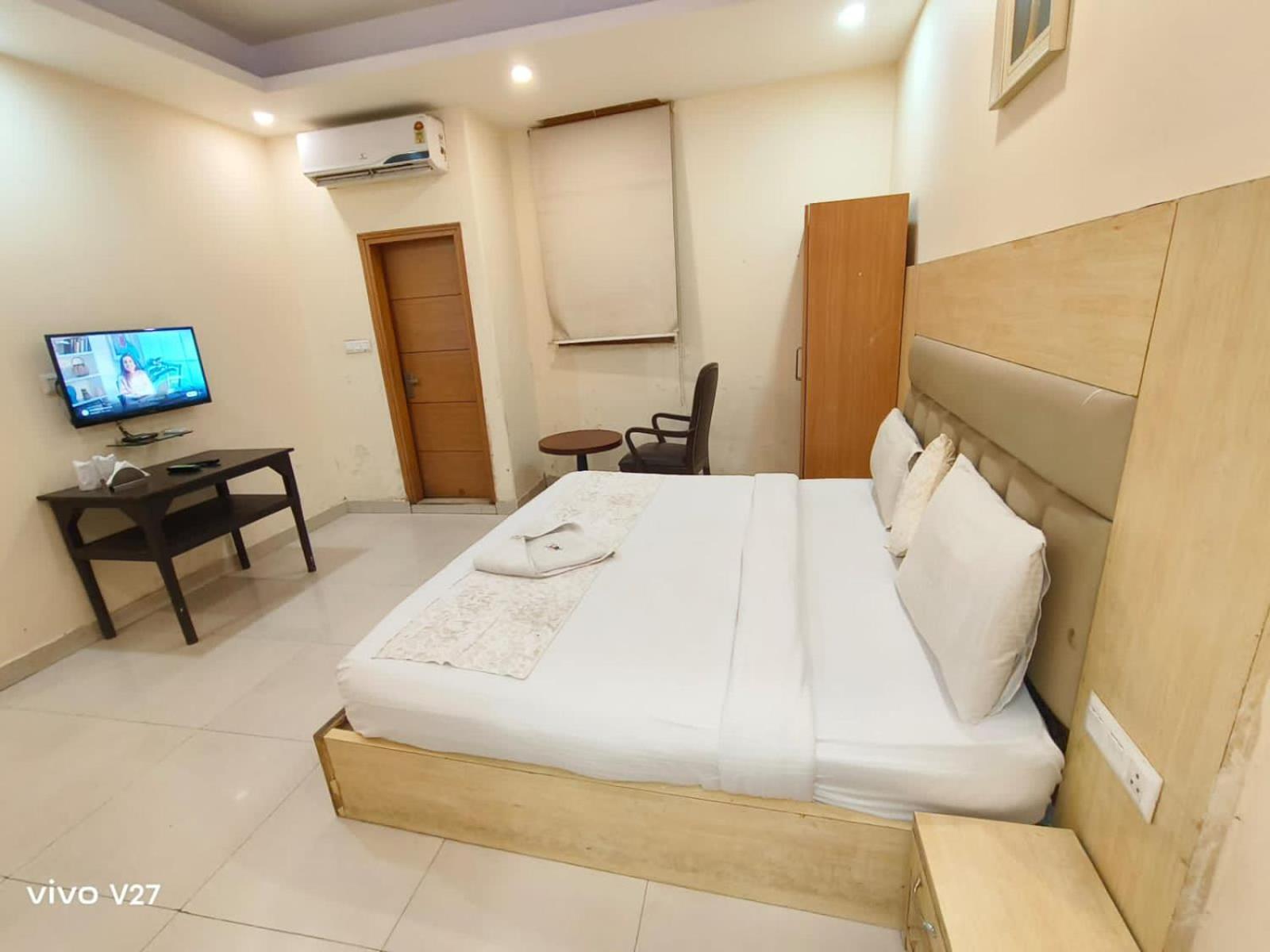 Royal Residency Near Delhi Airport